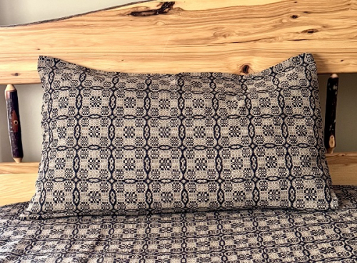 SARATOGA BLACK/TAN SHAM 20X30